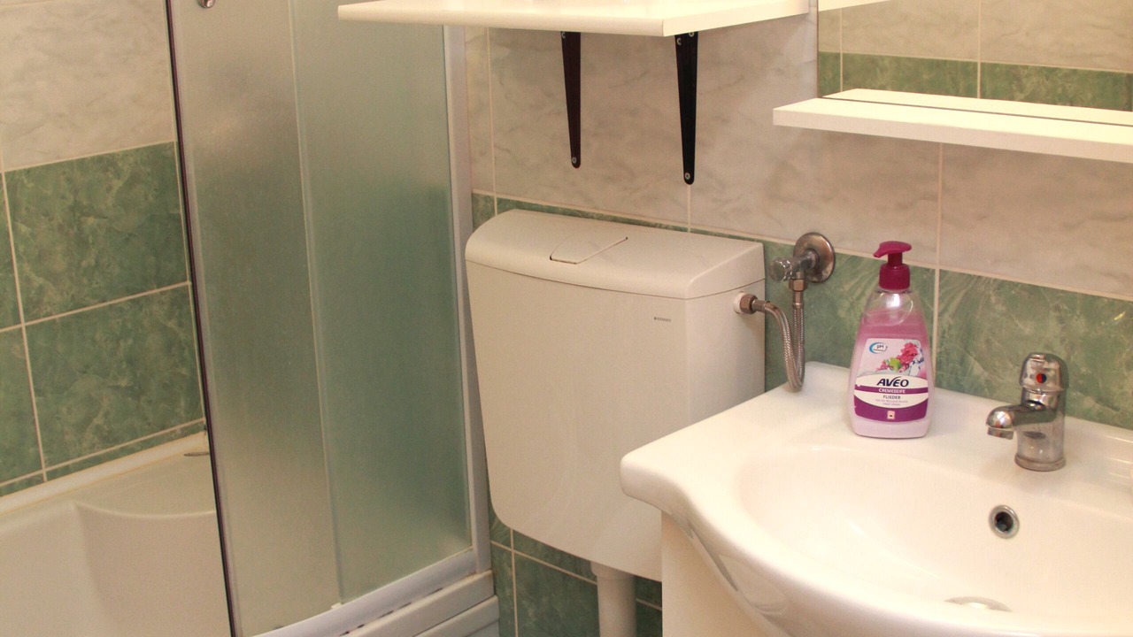 Photo of Bathroom in Grad