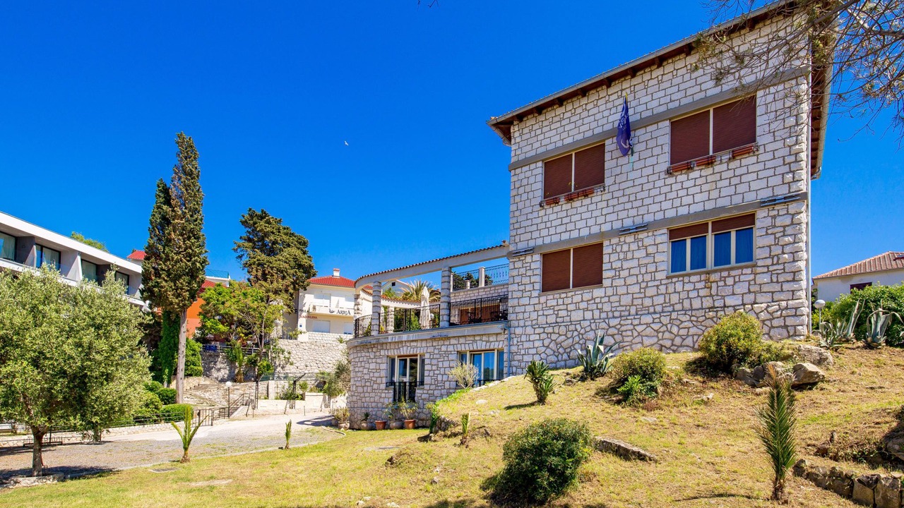 Photo of Outdoor in Banjol