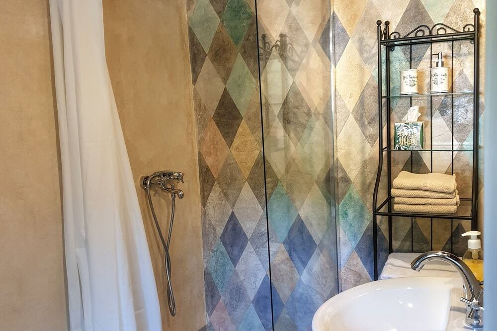 Photo of Bathroom in Ika