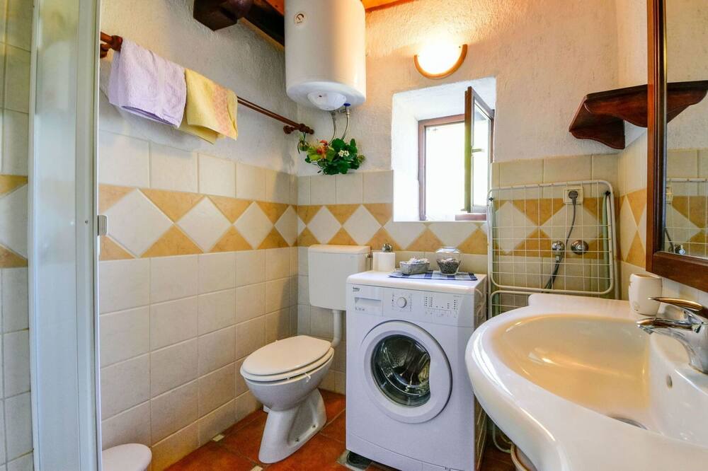 Photo of Bathroom in Sucici