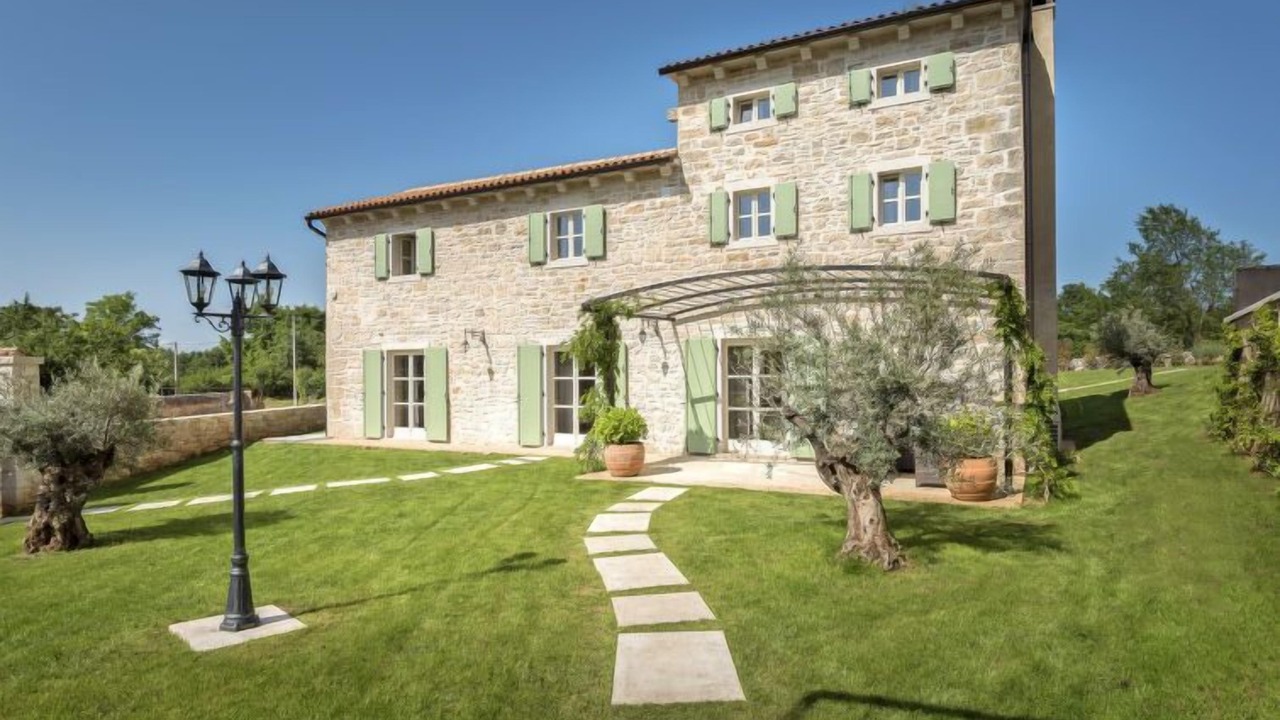 Photo of Outdoor in Modrusani