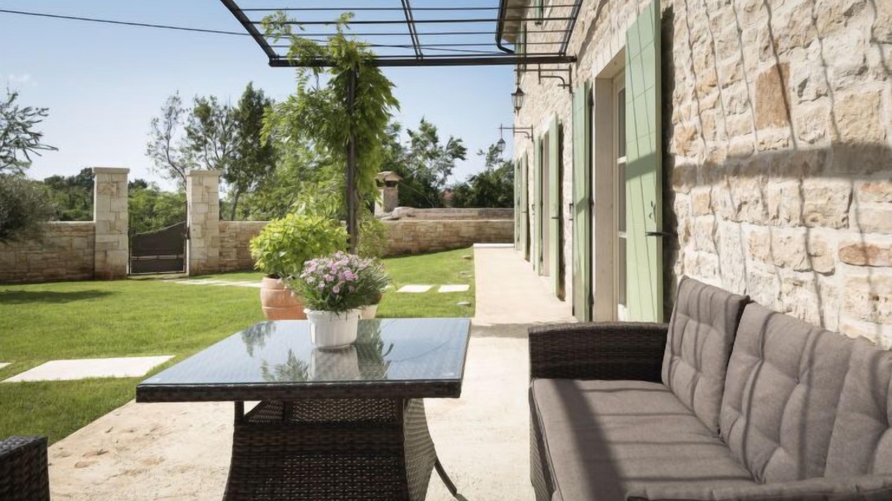 Photo of Outdoor in Modrusani