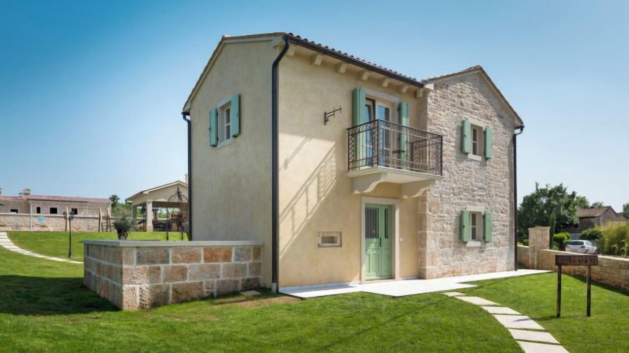Photo of Outdoor in Modrusani