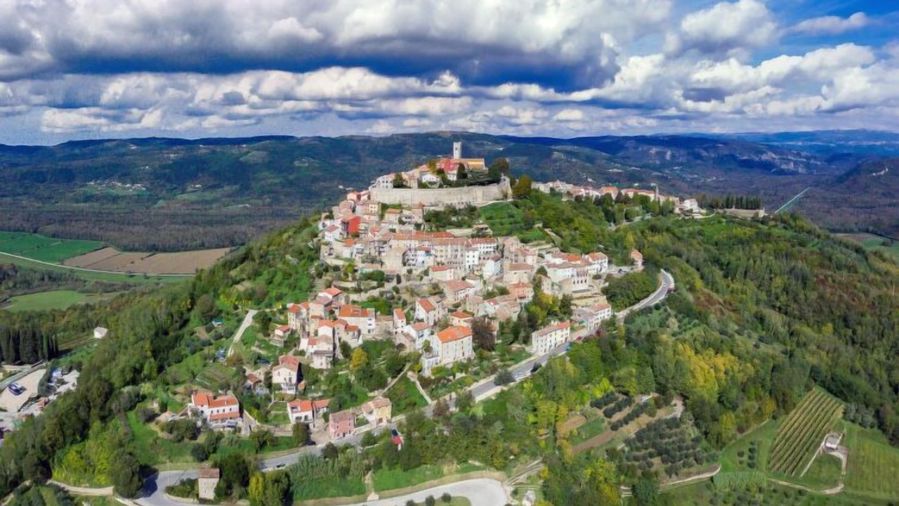 Photo of Outdoor in Karojba