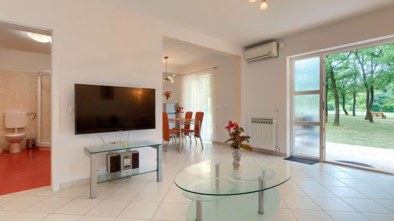 Photo of Livingroom in Modrusani