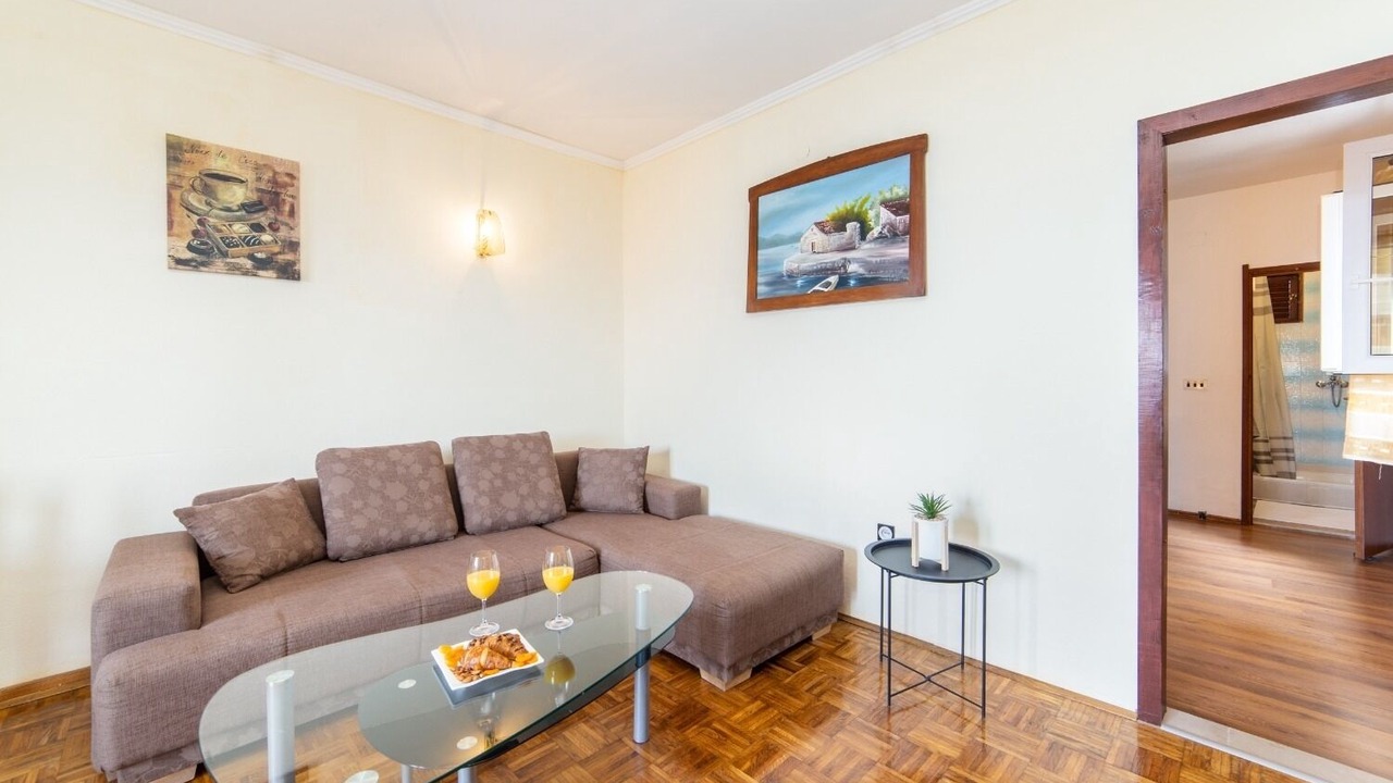 Photo of Livingroom in Brist