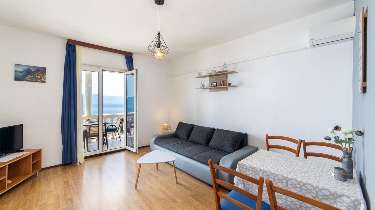 Photo of Livingroom in Brist
