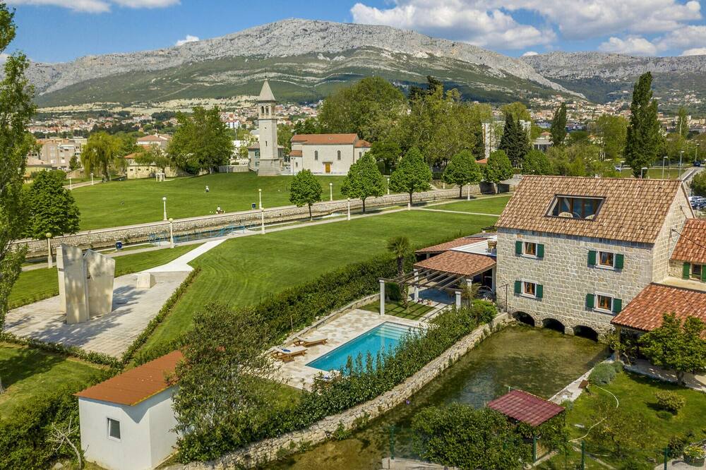 Photo of Others in Solin