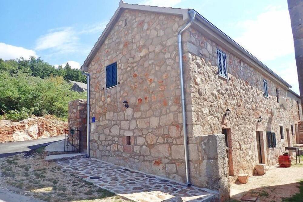Photo of Outdoor in Seline