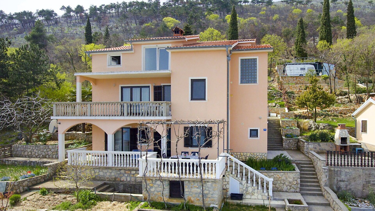 Photo of Outdoor in Plomin