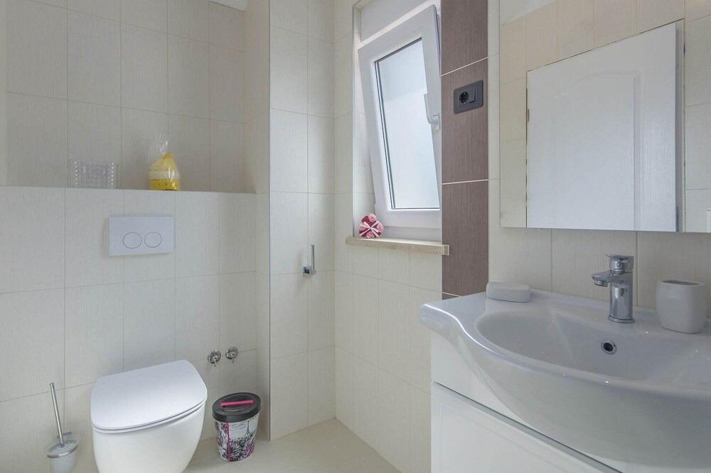 Photo of Bathroom in Matohanci