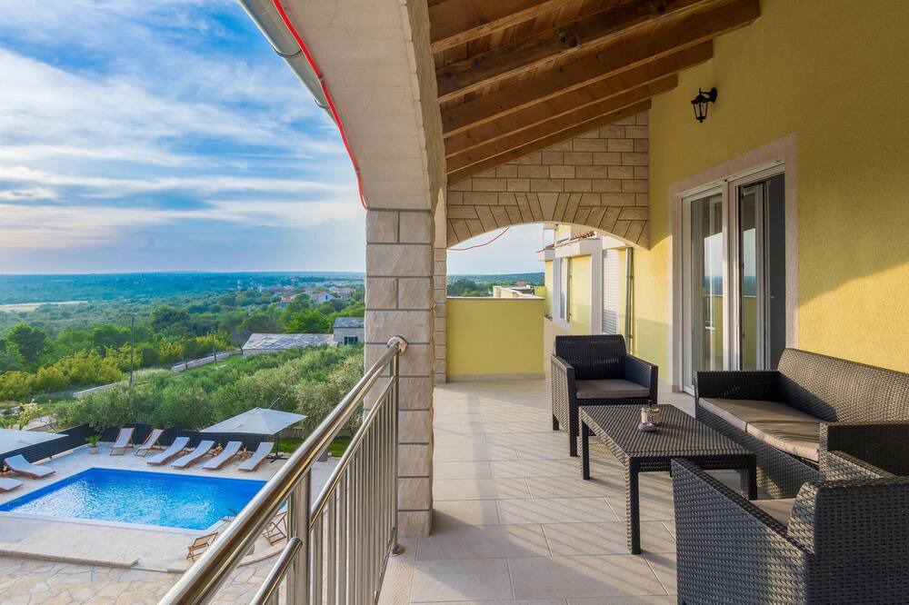 Photo of Patio Balcony in Lisicici