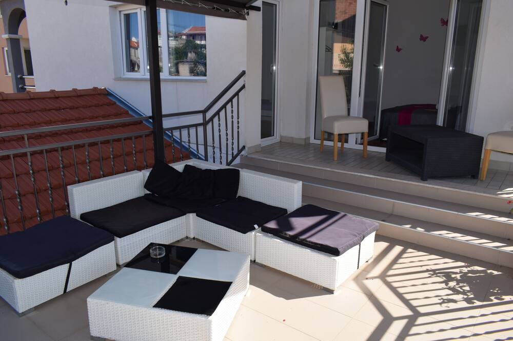 Photo of Patio Balcony in Okrug Gornji
