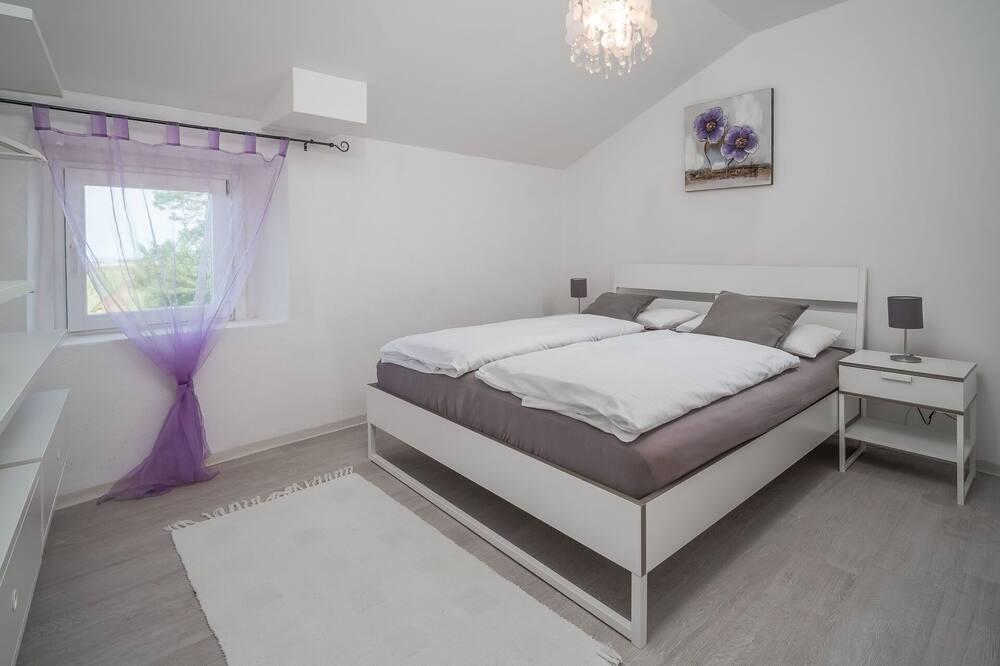 Photo of Bedroom in Seget