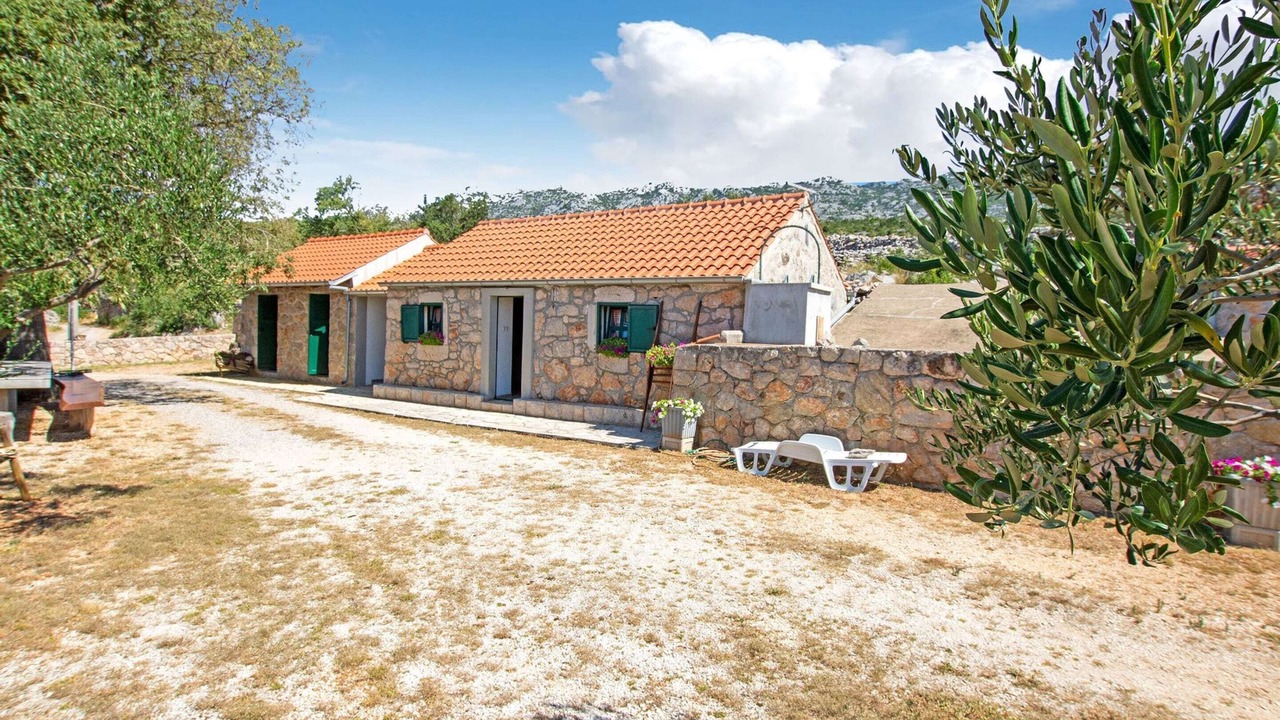 Photo of Outdoor in Seline