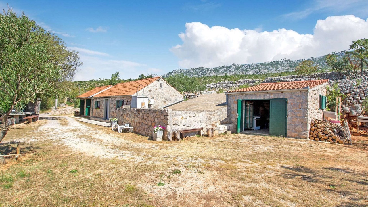 Photo of Outdoor in Seline
