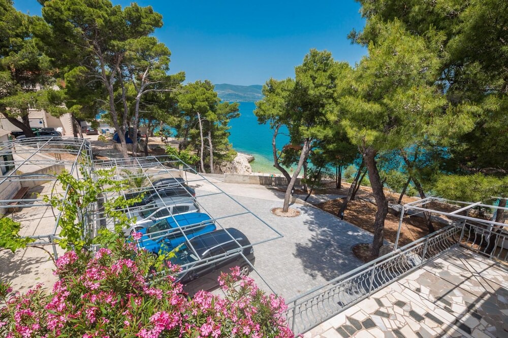 Photo of Outdoor in Slatine