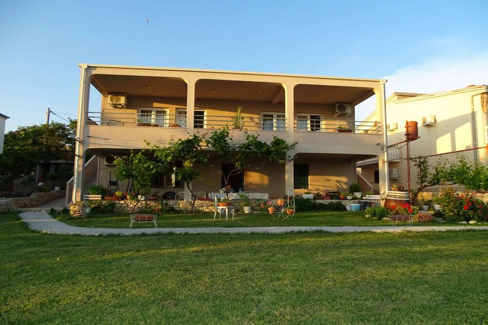 Photo of Outdoor in Rtina