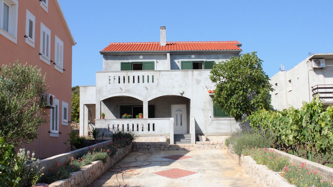 Photo of Buildings in Banj