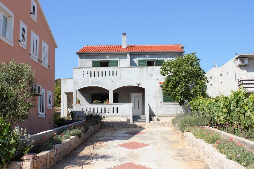 Photo of Outdoor in Banj