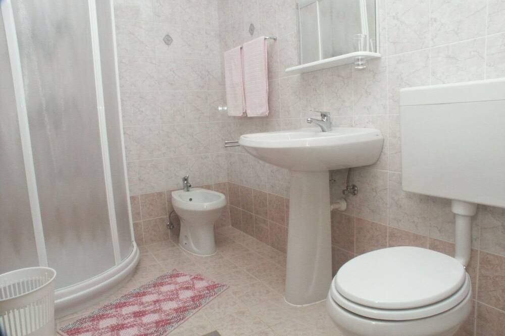 Photo of Bathroom in Loznati