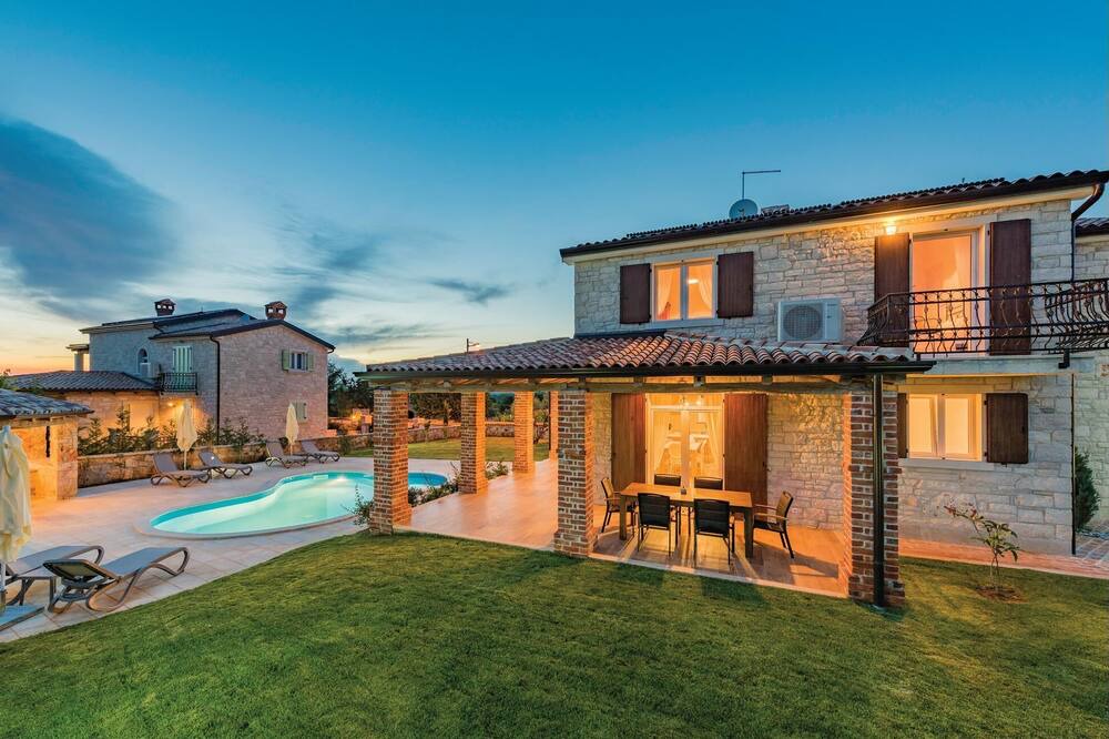 Photo of Others in Stifanici