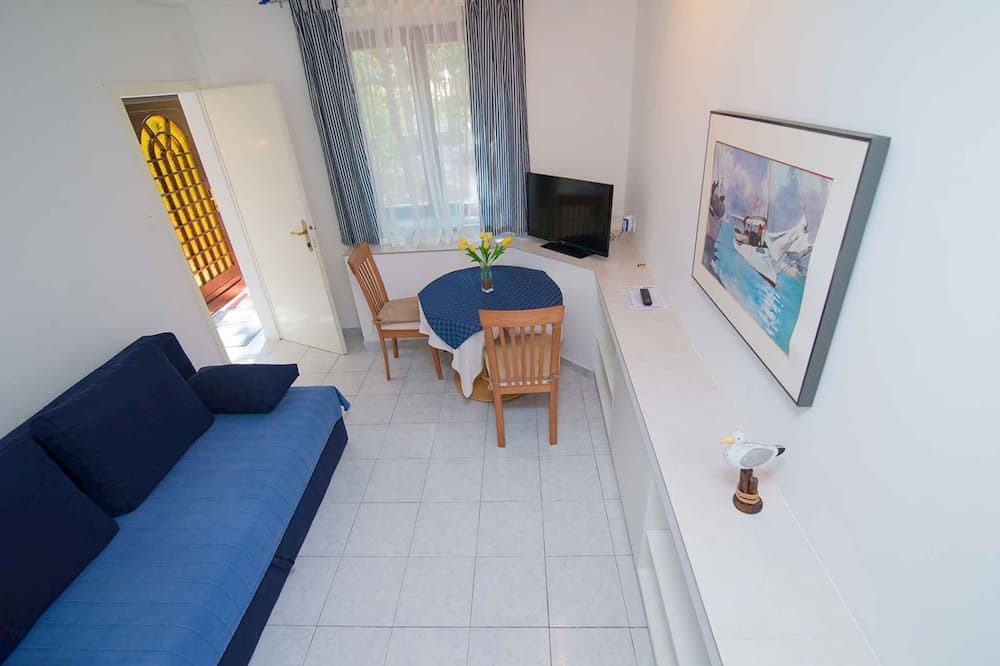 Photo of Livingroom in Cove Murtar