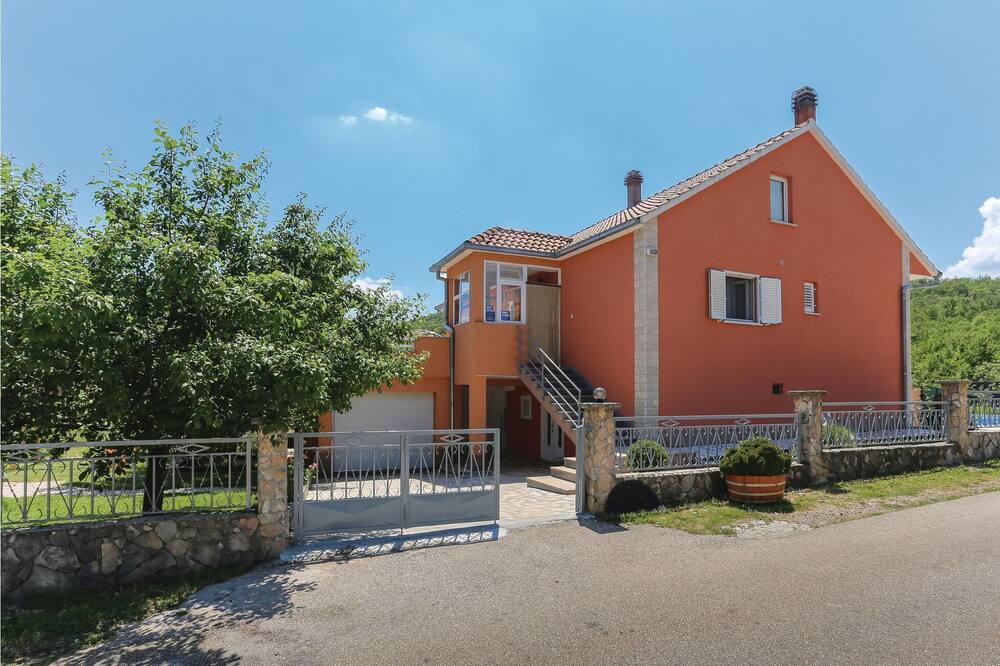 Photo of Outdoor in Vojnic Sinjski