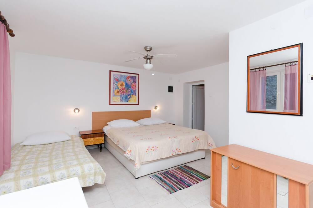 Photo of Bedroom in Brsec