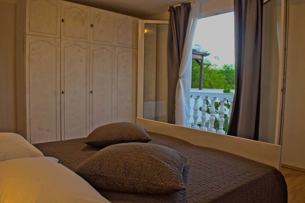 Photo of Bedroom in Neoric