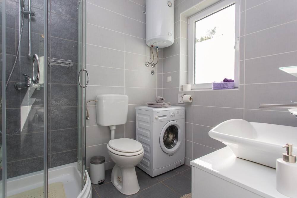 Photo of Bathroom in Linardici