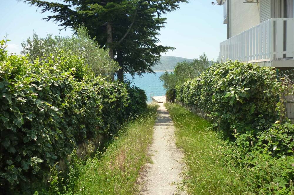 Photo of Outdoor in Seline