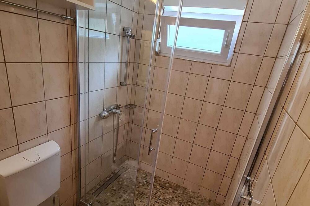 Photo of Bathroom in Seline