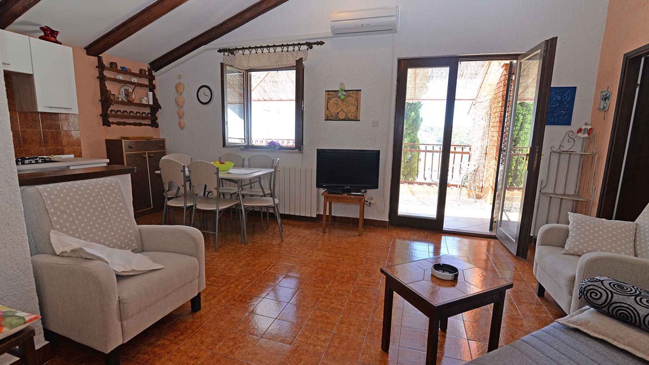 Photo of Livingroom in Cove Murtar