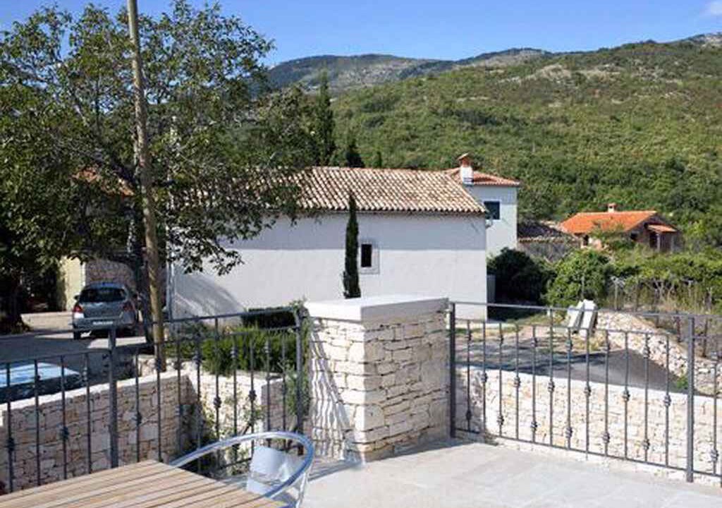 Photo of Outdoor in Brsec