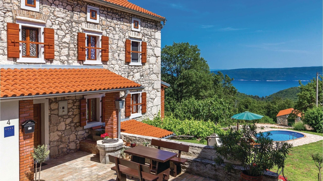 Photo of Outdoor in Martina