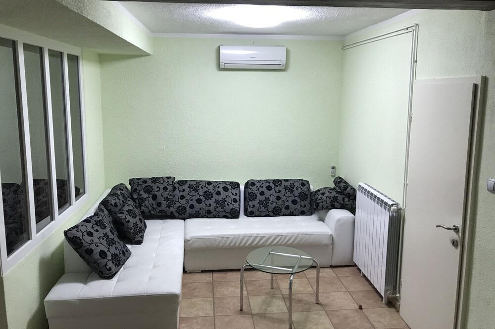 Photo of Livingroom in Dekani