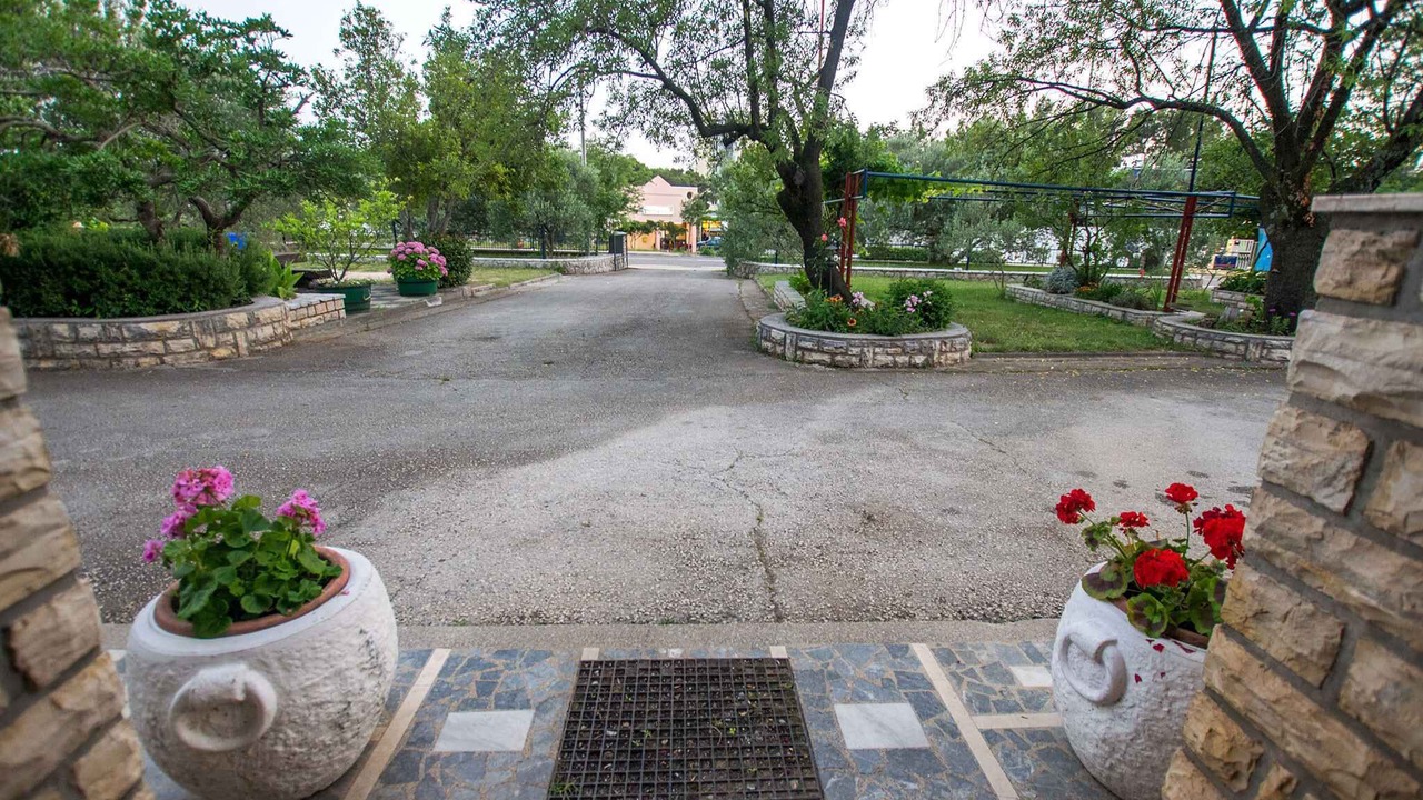 Photo of Outdoor in Seline