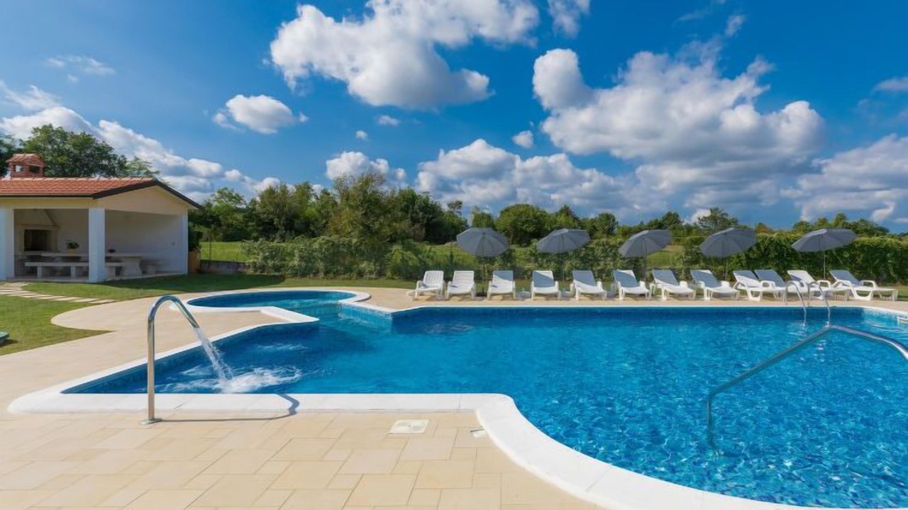Photo of Outdoor in Modrusani