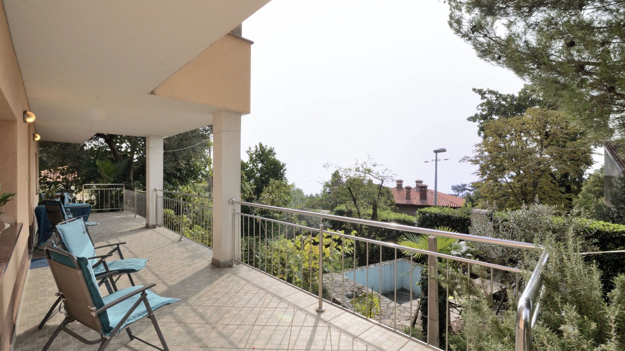 Photo of Patio Balcony in Sarsoni