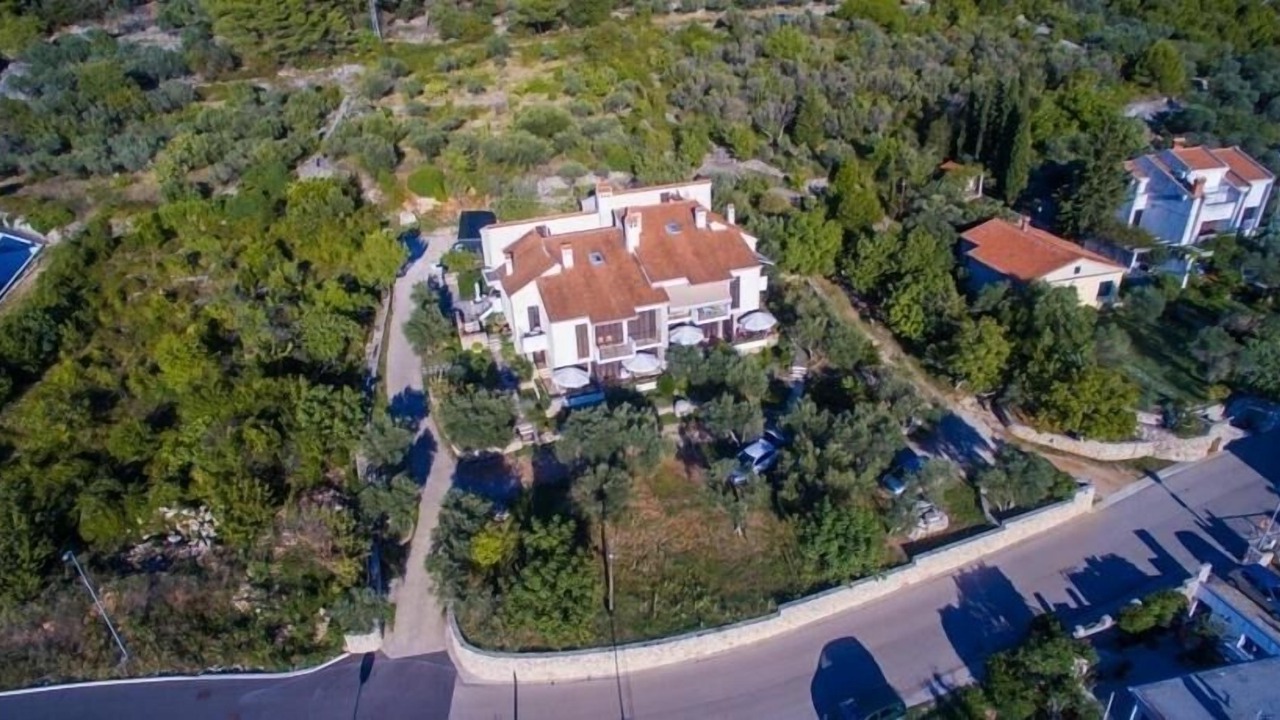 Photo of Outdoor in Cres
