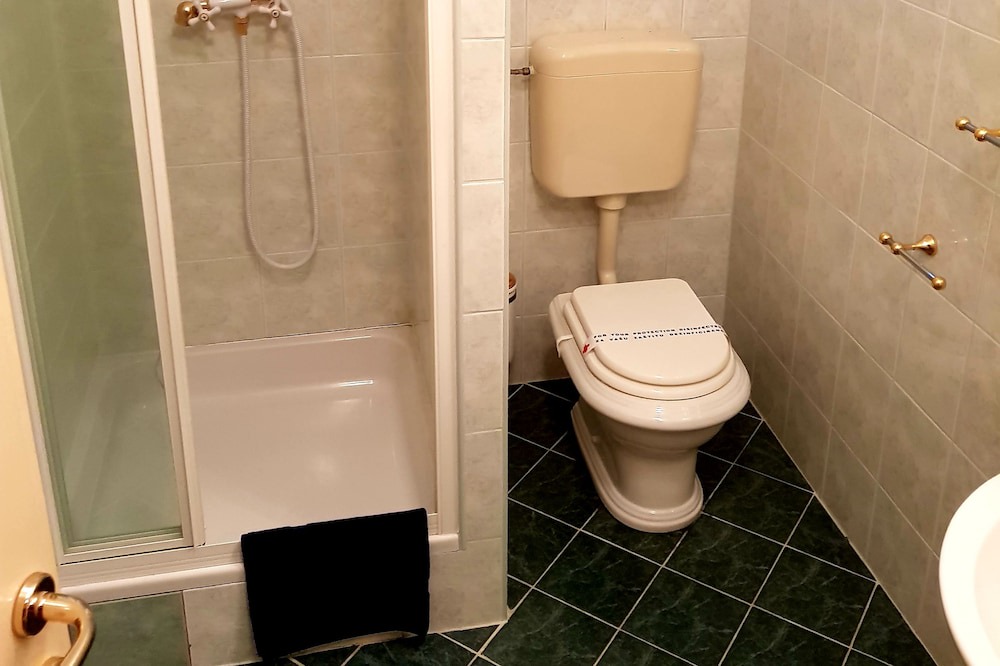 Photo of Bathroom in Rava