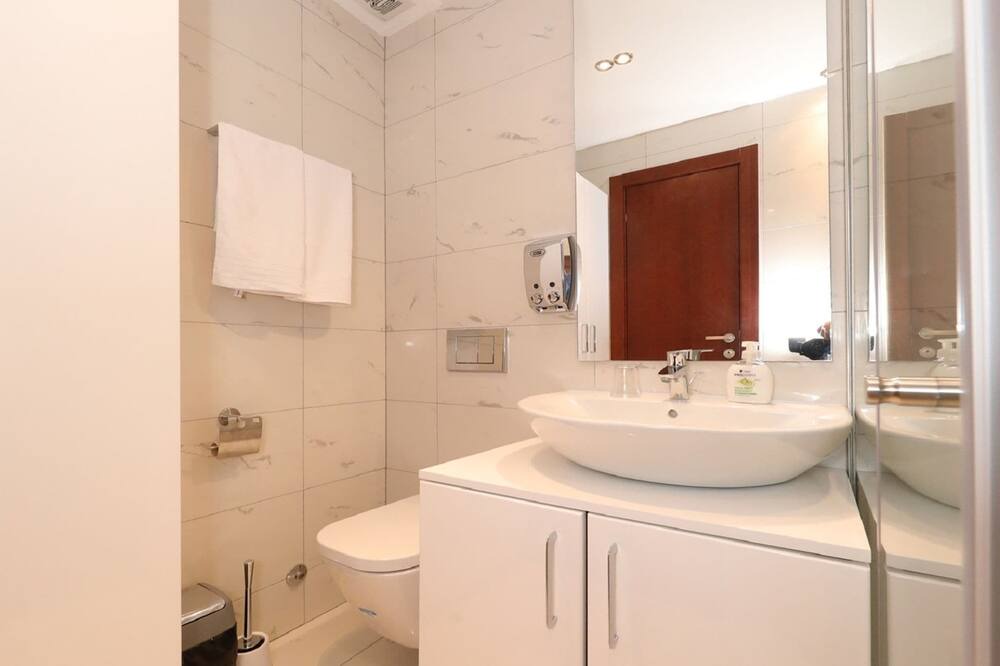 Photo of Bathroom in Seline