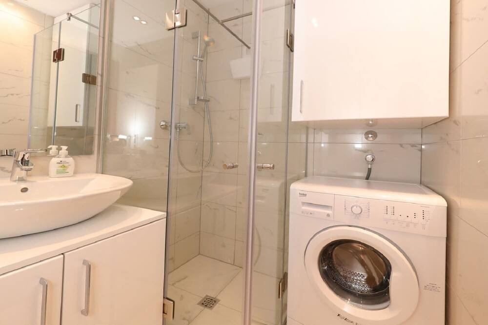 Photo of Bathroom in Seline
