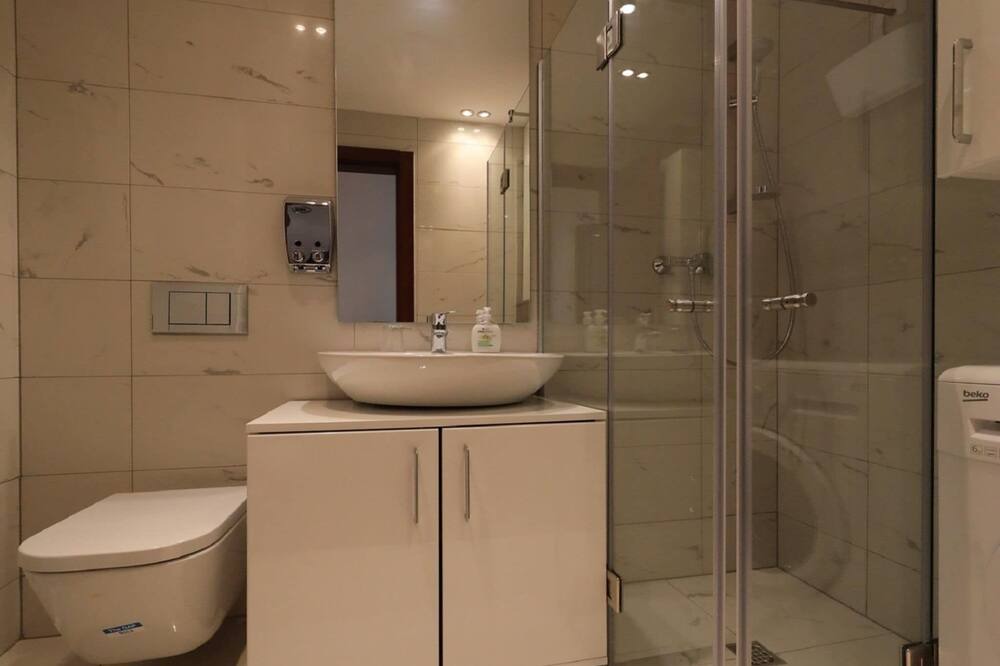 Photo of Bathroom in Seline