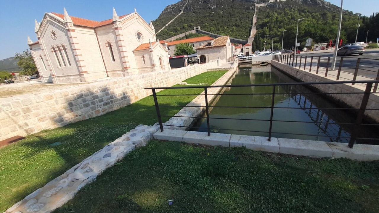 Photo of Outdoor in Broce