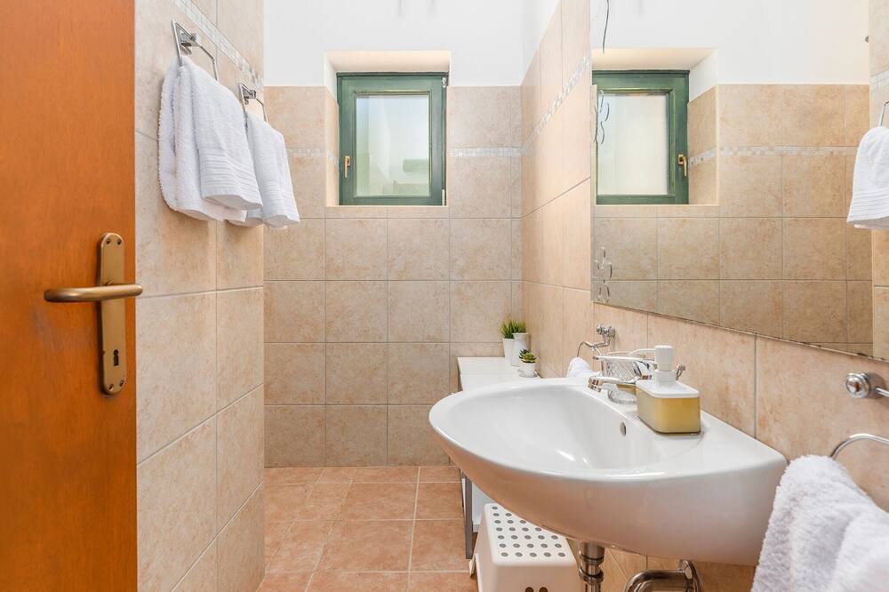 Photo of Bathroom in Kanfanar