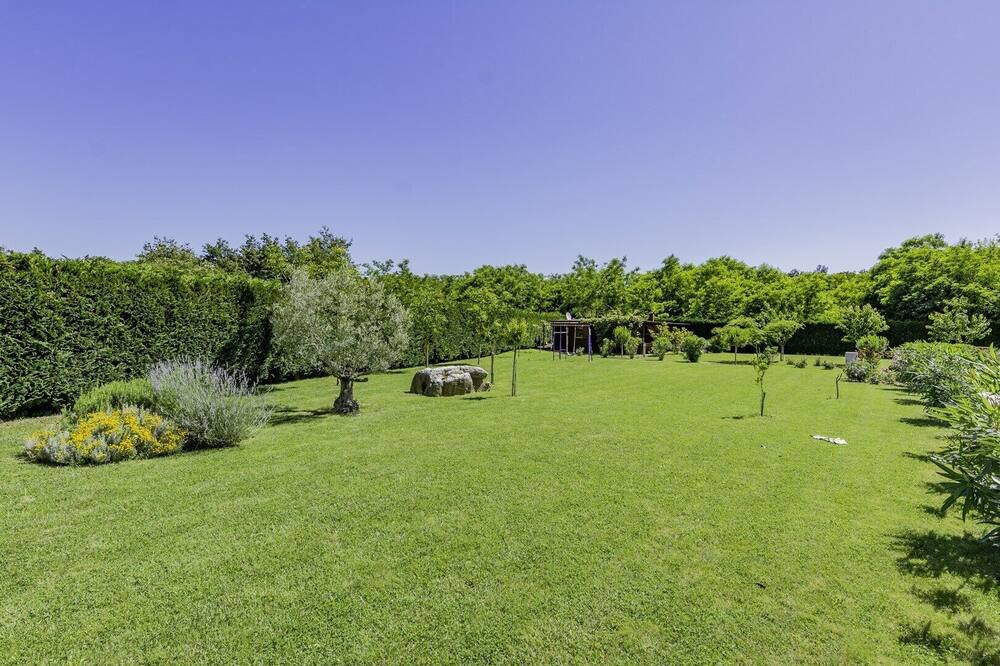 Photo of Outdoor in Monterol