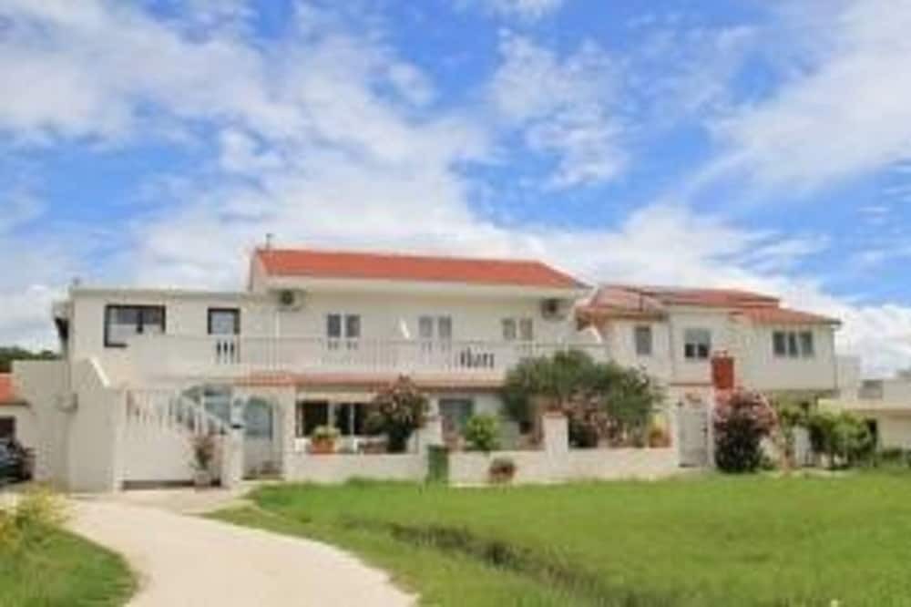 Photo of Outdoor in Rtina
