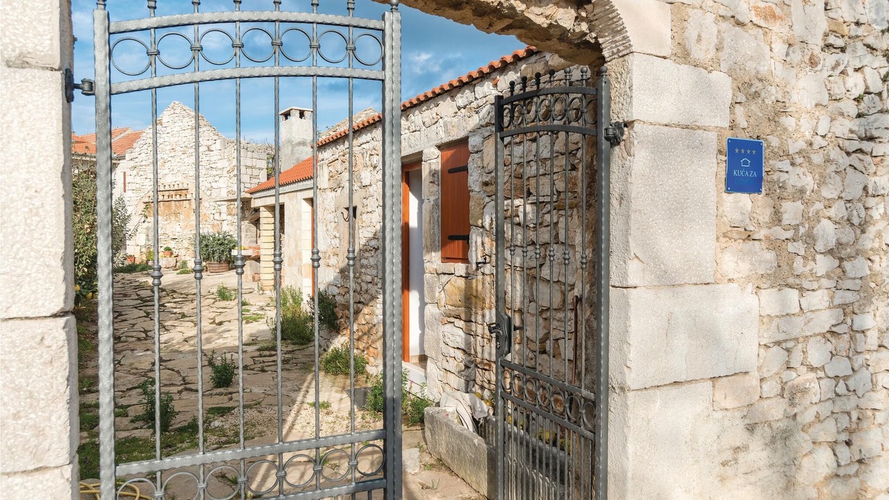 Photo of Outdoor in Nadin